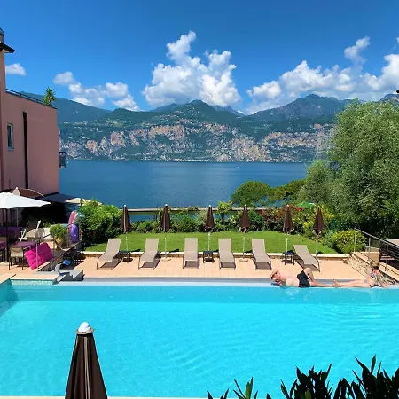 Antonella מלון מאלצ'סינה