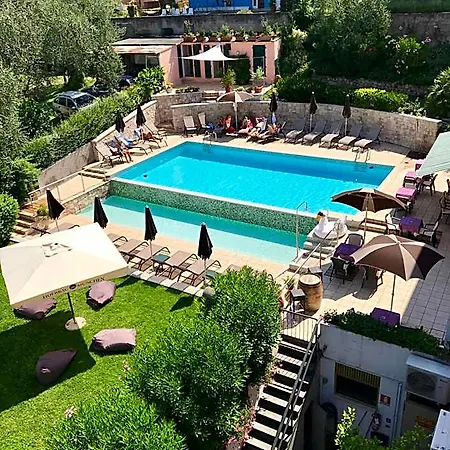 Antonella Hotel 3*